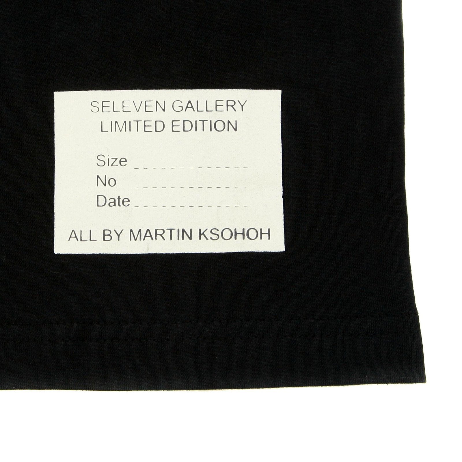 RMC JEANS LIMITED EDITION FRAGILE HANDLE WITH CARE PRINTED REGULAR FIT CREW NECK BLACK T-SHIRT REDM0042