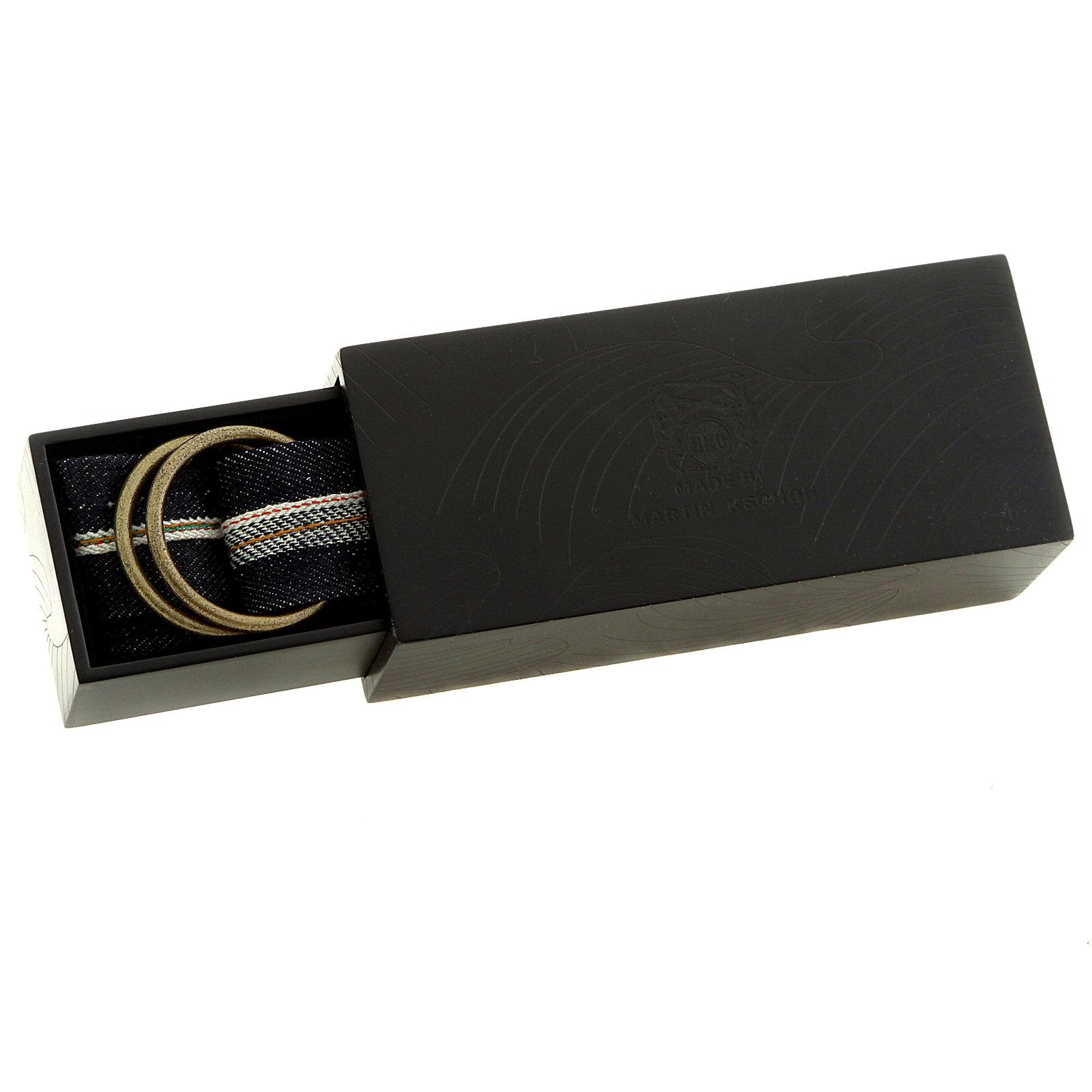 RMC JEANS HANDMADE SELVEDGE DENIM BELT IN LOGO AND TSUNAMI WAVE ADORNED BOX REDM5459