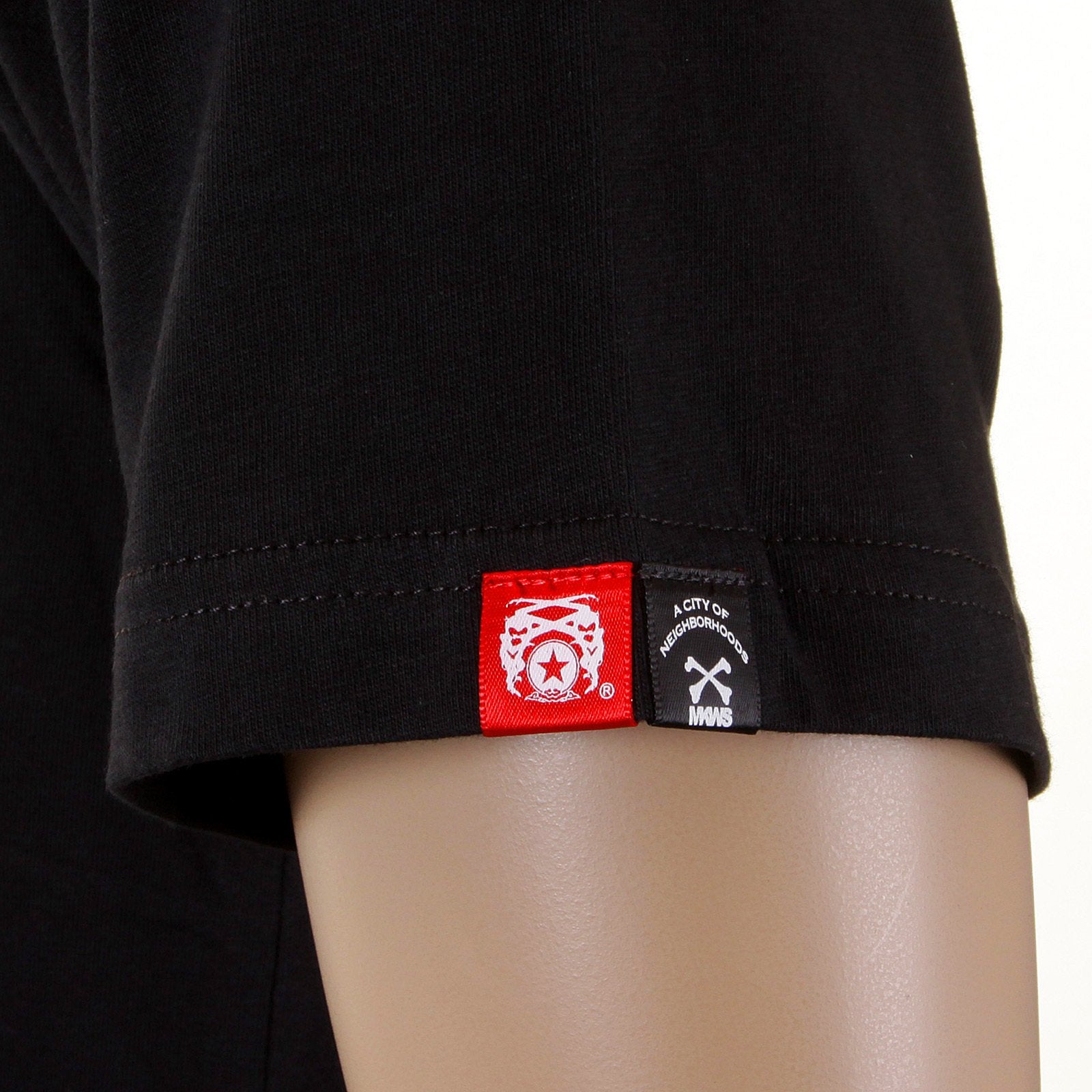 RMC MARTIN KSOHOH REGULAR FIT POKER SKULL PLAYING CARD SHORT SLEEVE CREW NECK T SHIRT IN BLACK REDM1165