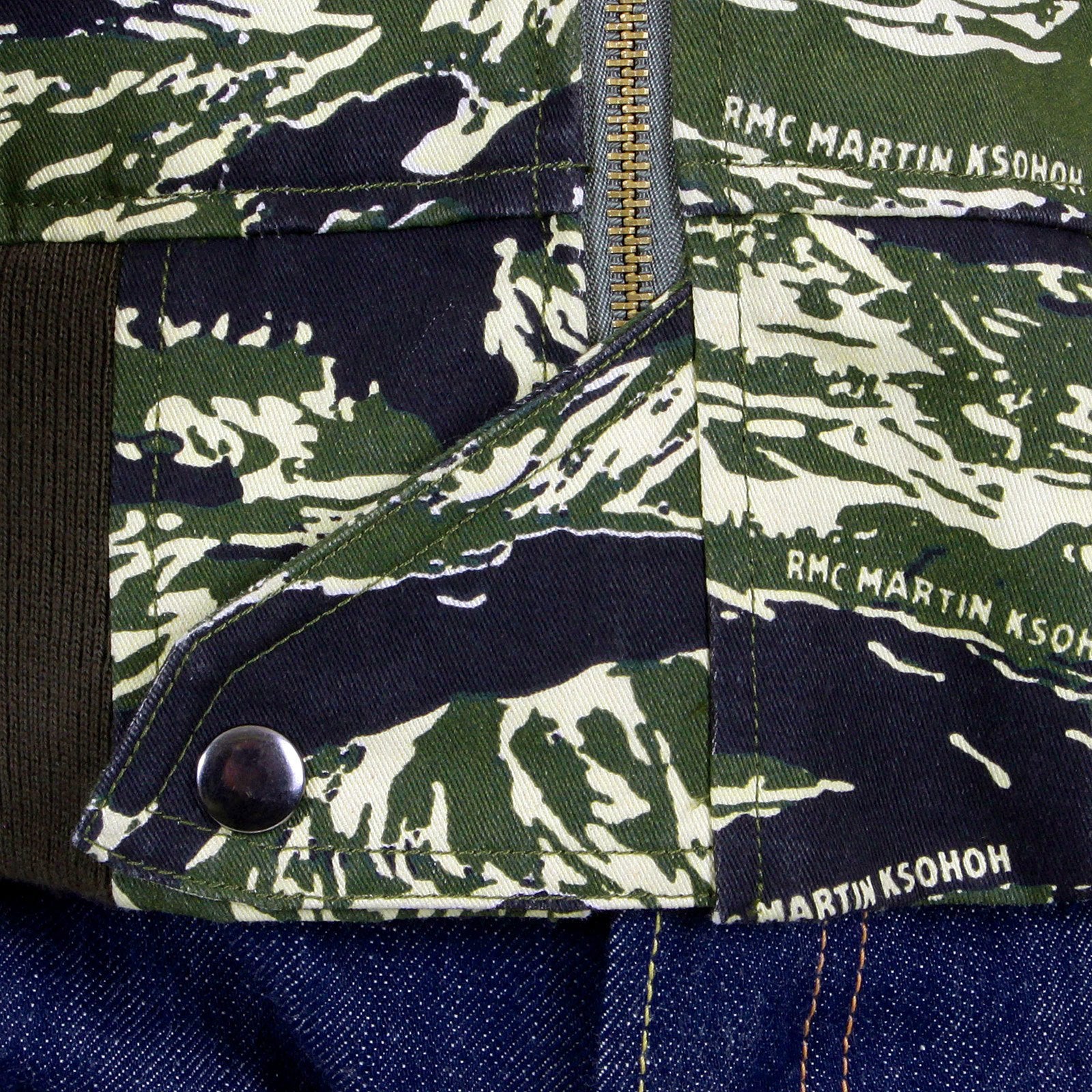 RMC JEANS REGULAR FIT GREEN CAMO RQZ1095 BOMBER JACKET FOR MEN WITH ZIP FRONT CLOSURE REDM2346A