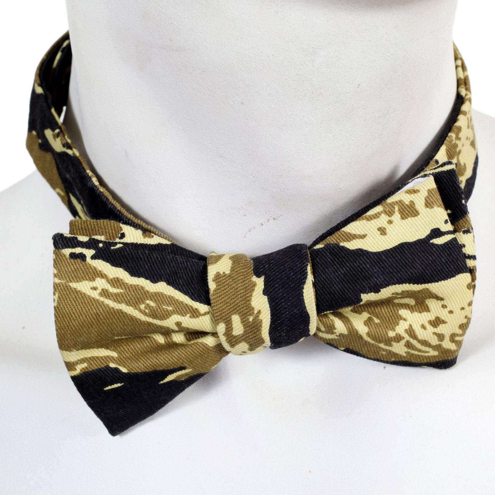 RMC JEANS VINTAGE CAMO COTTON BOW TIE FOR MEN WITH TIGER CAMO PRINT RMC1944