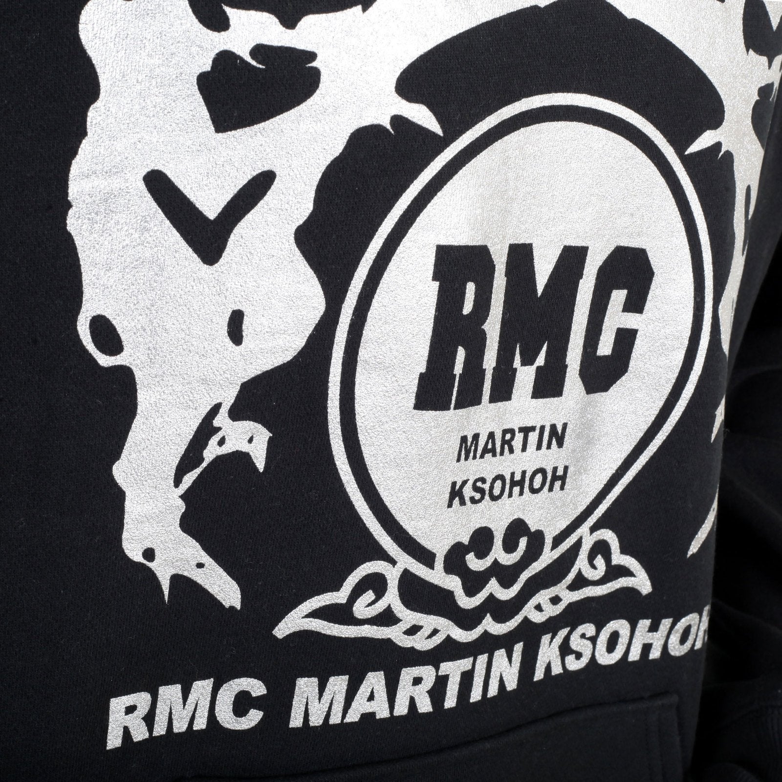 RMC MARTIN KSOHOH BLACK LONG SLEEVE REGULAR FIT PRINTED SILVER LOGO HOODIE WITH KANGAROO STYLE POCKET REDM0711