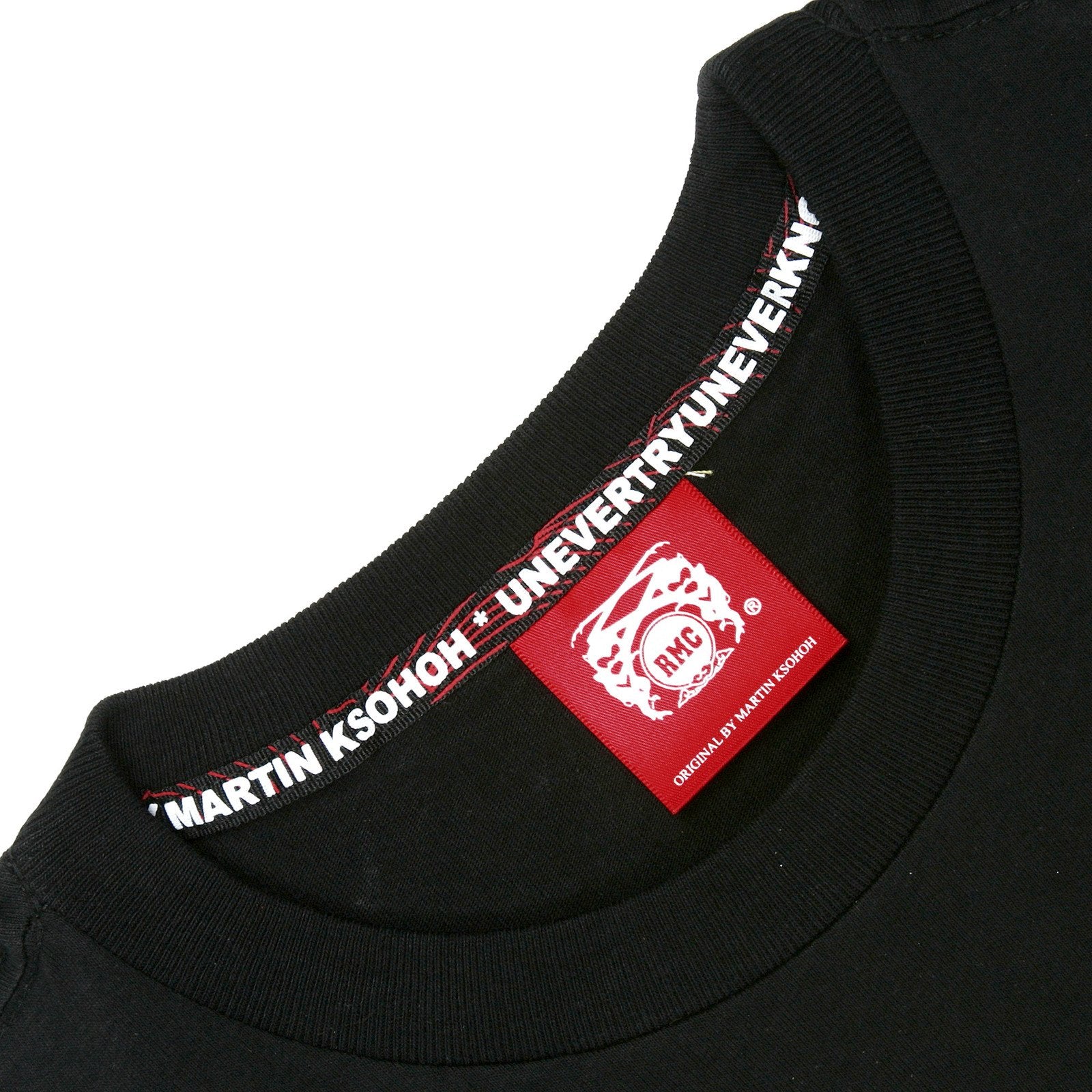 RMC JEANS REGULAR FIT SHORT SLEEVE CREW NECK BLACK T SHIRT FOR MEN WITH FUJI MOUNTAIN PRINT REDM0046