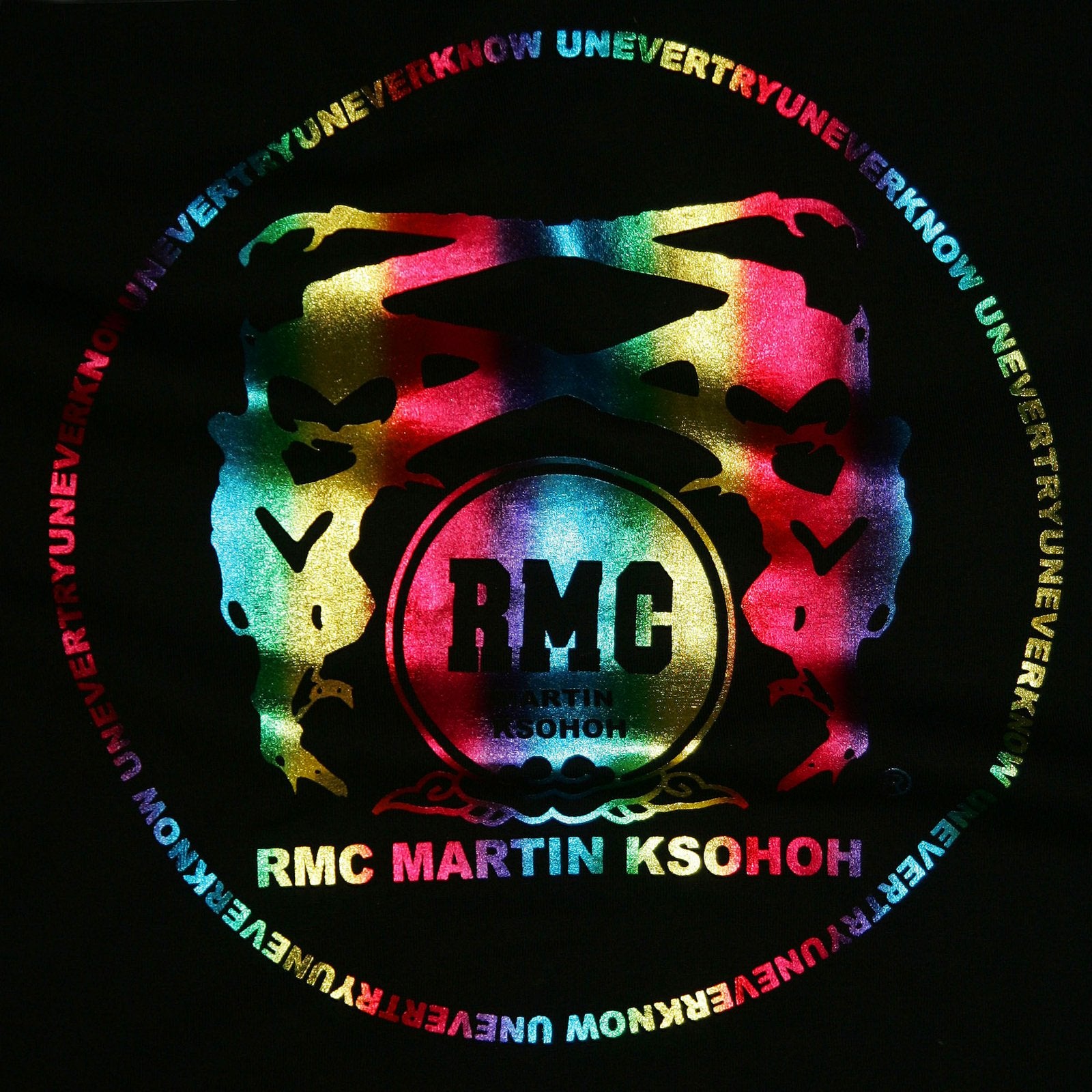 RMC MARTIN KSOHOH REGULAR FIT CREW NECK SHORT SLEEVE BLACK T SHIRT WITH RAINBOW LOGO PRINT REDM0073