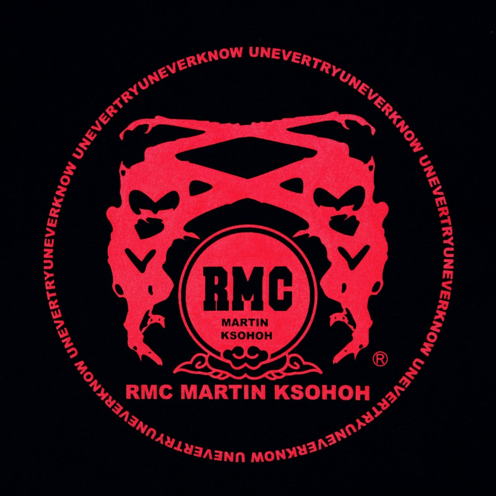 RMC MARTIN KSOHOH REGULAR FIT CREW NECK BLACK SHORT SLEEVE T-SHIRT WITH SCARLET RED LOGO PRINT REDM0130