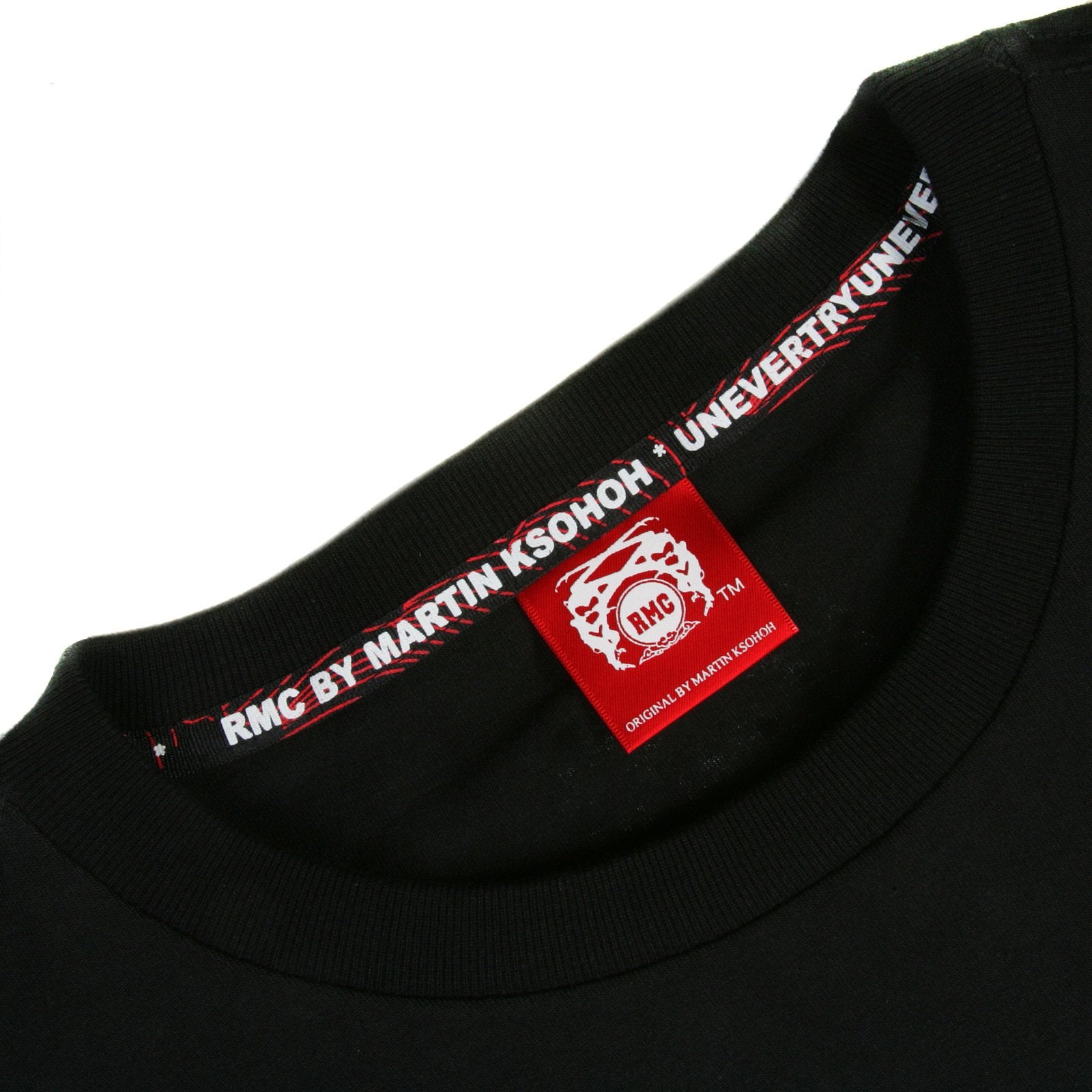 RMC JEANS RARE AUTHENTIC UNTUNK 100% COTTON SHORT SLEEVE JAPAN MADE REGULAR FIT CREW NECK BLACK T-SHIRT REDM3471
