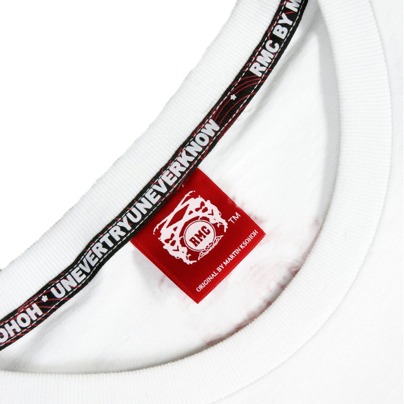 RMC JEANS REGULAR FIT 100% COTTON CREW NECK SHORT SLEEVED MASK PRINTED T-SHIRT IN WHITE REDM3475