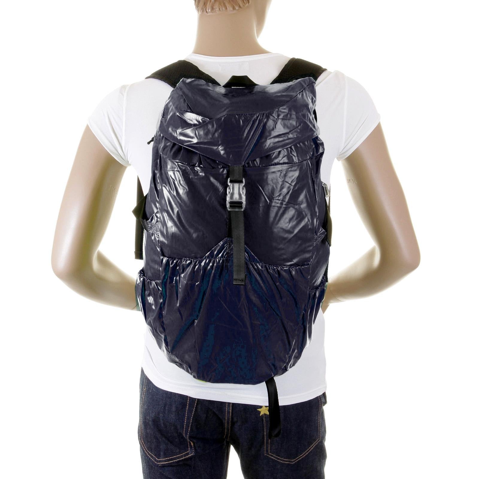 RMC MKWS UNISEX 100% NYLON LIGHTWEIGHT BACKPACK WITH TOP FLAP CLIP CLOSURE IN NAVY REDM2130