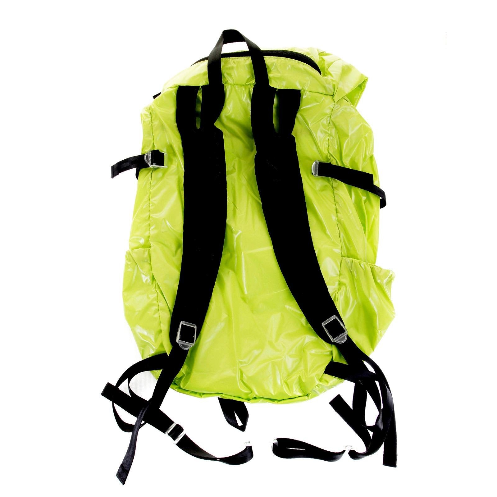 RMC MARTIN KSOHOH MKWS UNISEX LIGHTWEIGHT NYLON BACKPACK IN LIME WITH TOP FLAP CLIP CLOSURE REDM2273