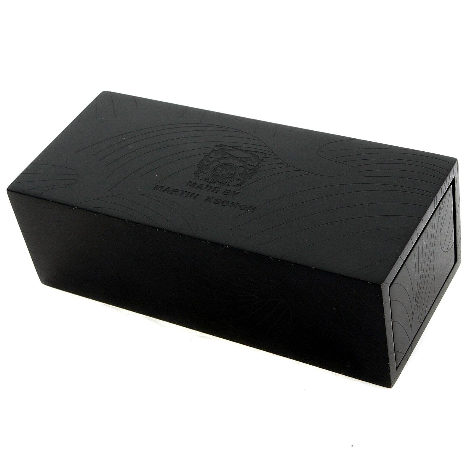 RMC JEANS HANDMADE SELVEDGE DENIM BELT IN LOGO AND TSUNAMI WAVE ADORNED BOX REDM5459