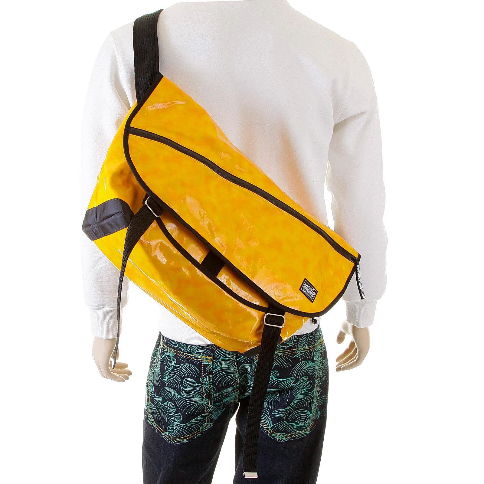 RMC MKWS UNISEX PVC COATED CANVAS FASHION CYCLIST LARGE SHOULDER BAG IN AMBER REDM5554