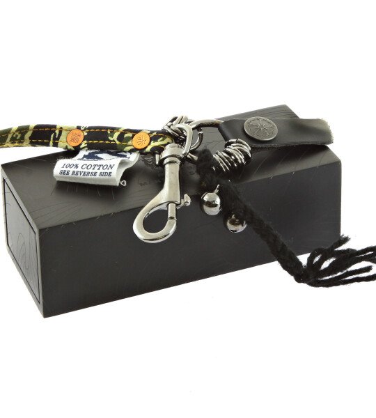 RMC MARTIN KSOHOH TIGER CAMO KEY CHAIN IN GREEN RQA11039 PRESENTED IN HAND CRAFTED WOODEN BOX REDM0495